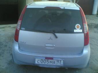 2002 Mitsubishi Colt Images