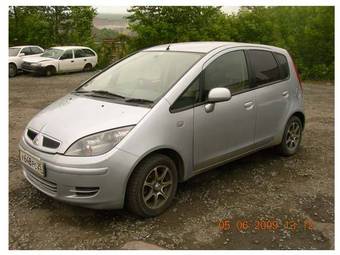 2002 Mitsubishi Colt Pictures