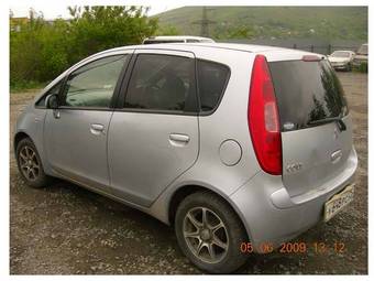 2002 Mitsubishi Colt Pictures