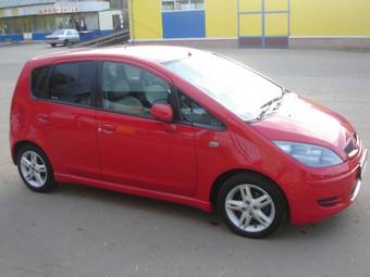 2002 Mitsubishi Colt Photos