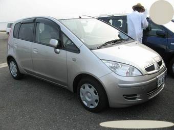 2002 Mitsubishi Colt Pictures