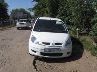 2002 Mitsubishi Colt Photos