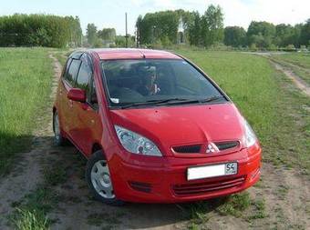 2002 Mitsubishi Colt Pictures
