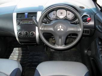 2002 Mitsubishi Colt Pictures