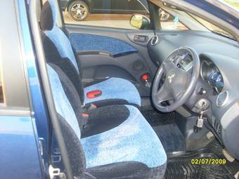 2002 Mitsubishi Colt Photos