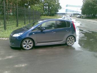 2002 Mitsubishi Colt Photos