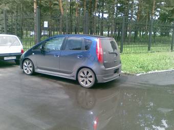 2002 Mitsubishi Colt Photos