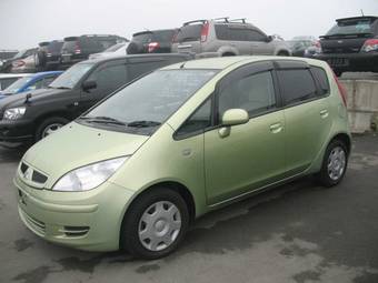 2002 Mitsubishi Colt Images