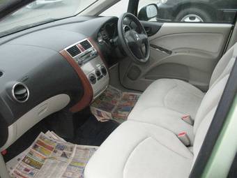 2002 Mitsubishi Colt Pictures