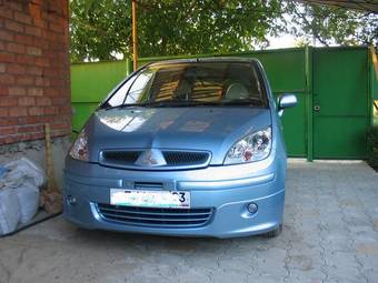 2002 Mitsubishi Colt Photos