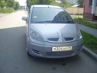 2002 Mitsubishi Colt Photos