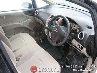 2002 Mitsubishi Colt Pictures