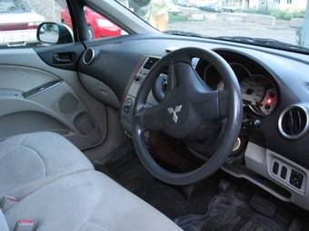 2002 Mitsubishi Colt Photos