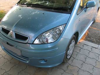 2002 Mitsubishi Colt Pictures