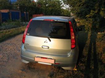2002 Mitsubishi Colt Images