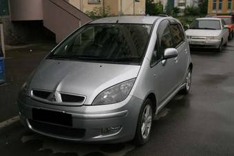 2002 Mitsubishi Colt Photos