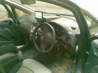 2002 Mitsubishi Colt Pictures