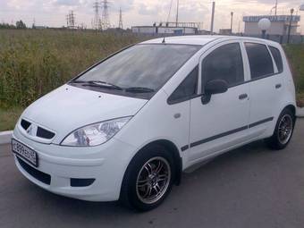 2002 Mitsubishi Colt Pictures