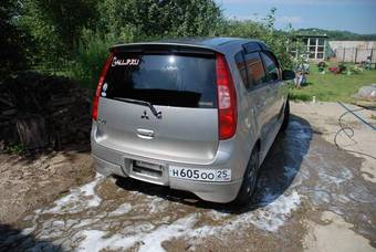 2002 Mitsubishi Colt Photos