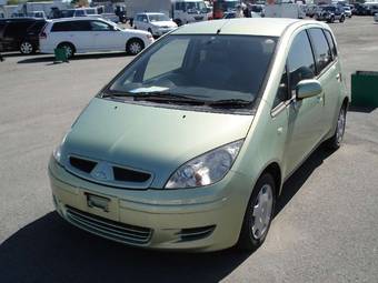 2002 Mitsubishi Colt Pictures