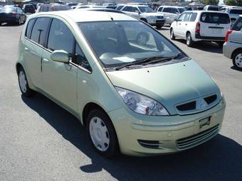 2002 Mitsubishi Colt Pictures