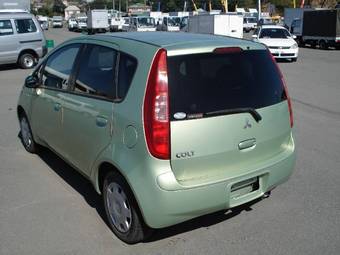 2002 Mitsubishi Colt Photos