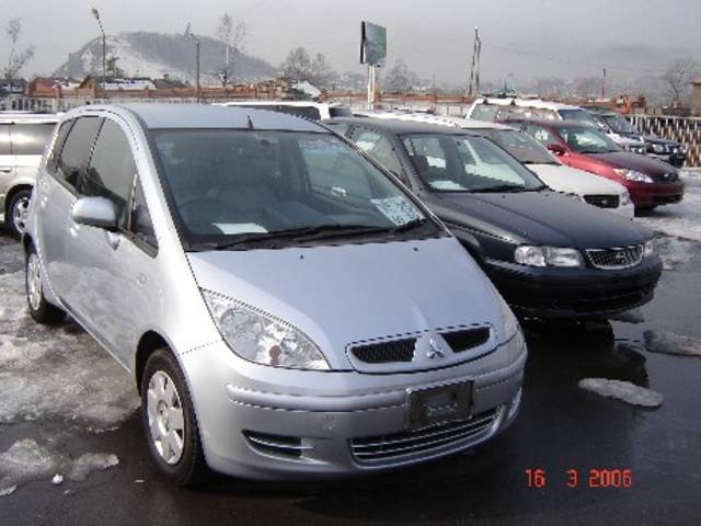 2003 Mitsubishi Colt