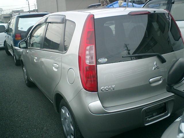 2003 Mitsubishi Colt