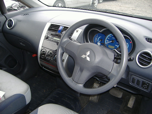 2003 Mitsubishi Colt