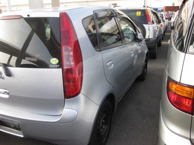 2003 Mitsubishi Colt