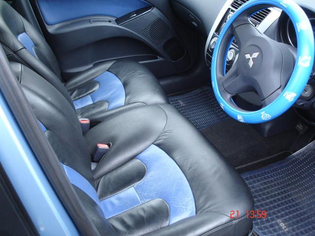 2003 Mitsubishi Colt