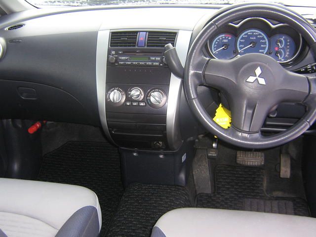 2003 Mitsubishi Colt