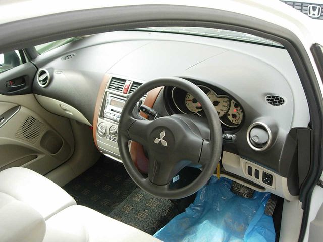 2003 Mitsubishi Colt