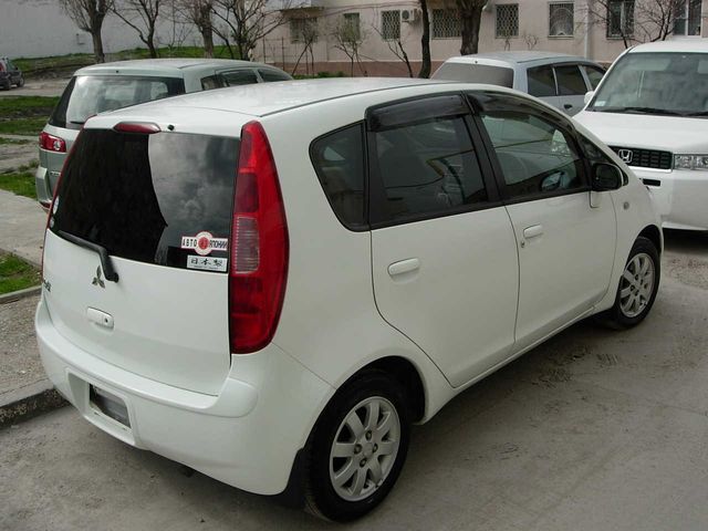 2003 Mitsubishi Colt