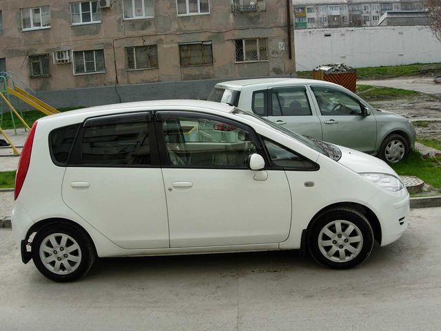 2003 Mitsubishi Colt