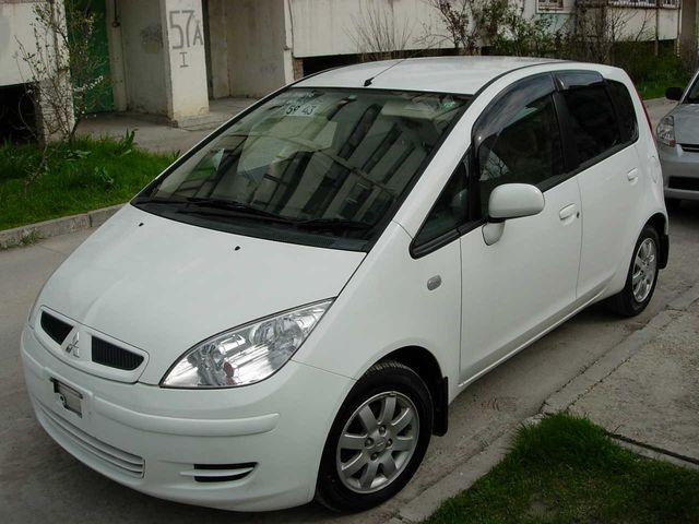 2003 Mitsubishi Colt