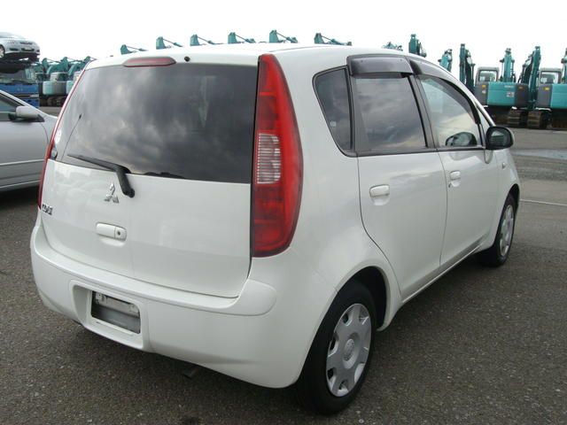 2003 Mitsubishi Colt