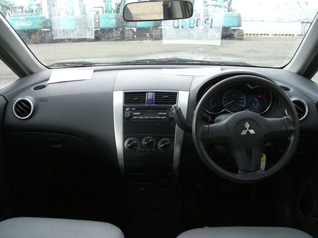 2003 Mitsubishi Colt