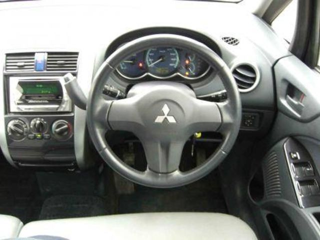 2003 Mitsubishi Colt