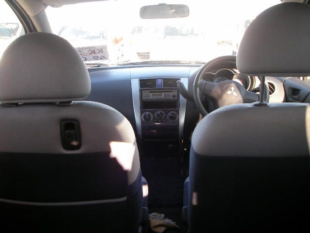 2003 Mitsubishi Colt