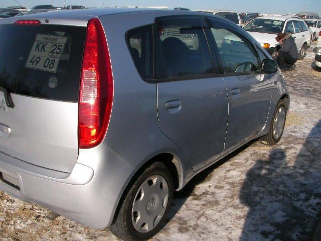 2003 Mitsubishi Colt