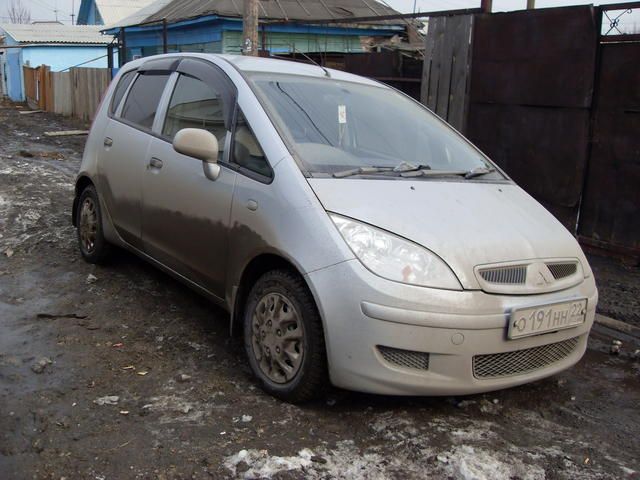 2003 Mitsubishi Colt
