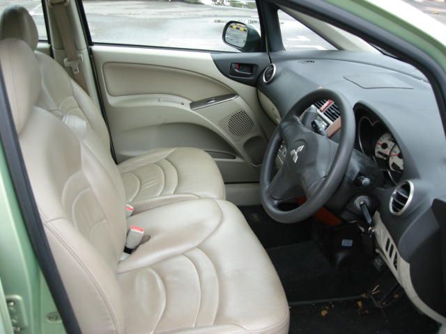 2003 Mitsubishi Colt