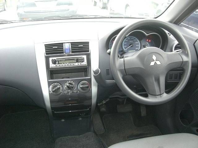 2003 Mitsubishi Colt
