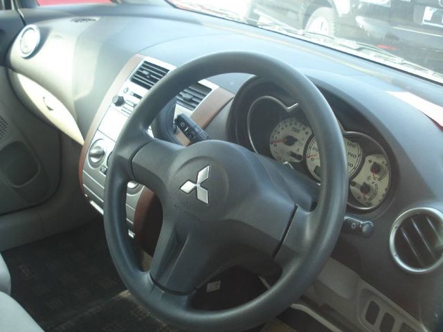 2003 Mitsubishi Colt