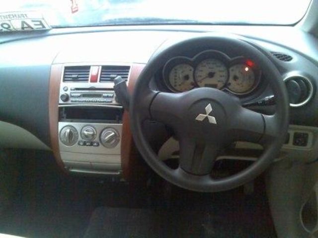 2003 Mitsubishi Colt