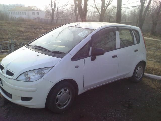 2003 Mitsubishi Colt