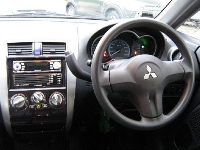 2003 Mitsubishi Colt