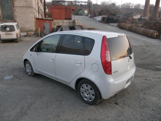2003 Mitsubishi Colt