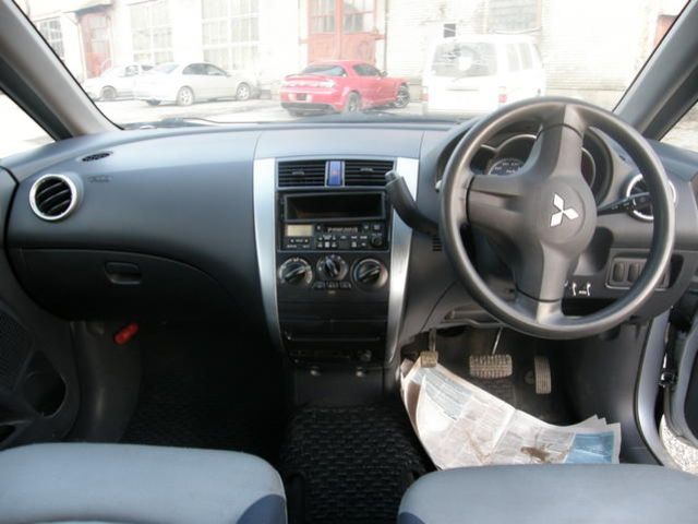 2003 Mitsubishi Colt